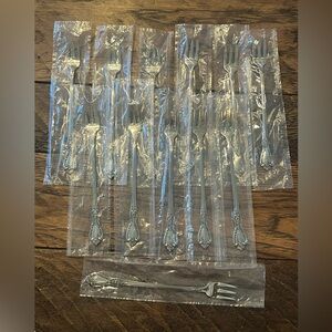 Kennett Square (Stainless)
by ONEIDA Cocktail/Seafood Forks (12)